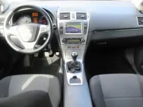 Toyota Avensis 1.6 VVTi Comfort thumbnail 2