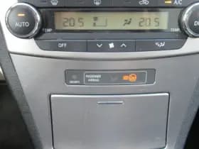 Toyota Avensis 1.6 VVTi Comfort thumbnail 9