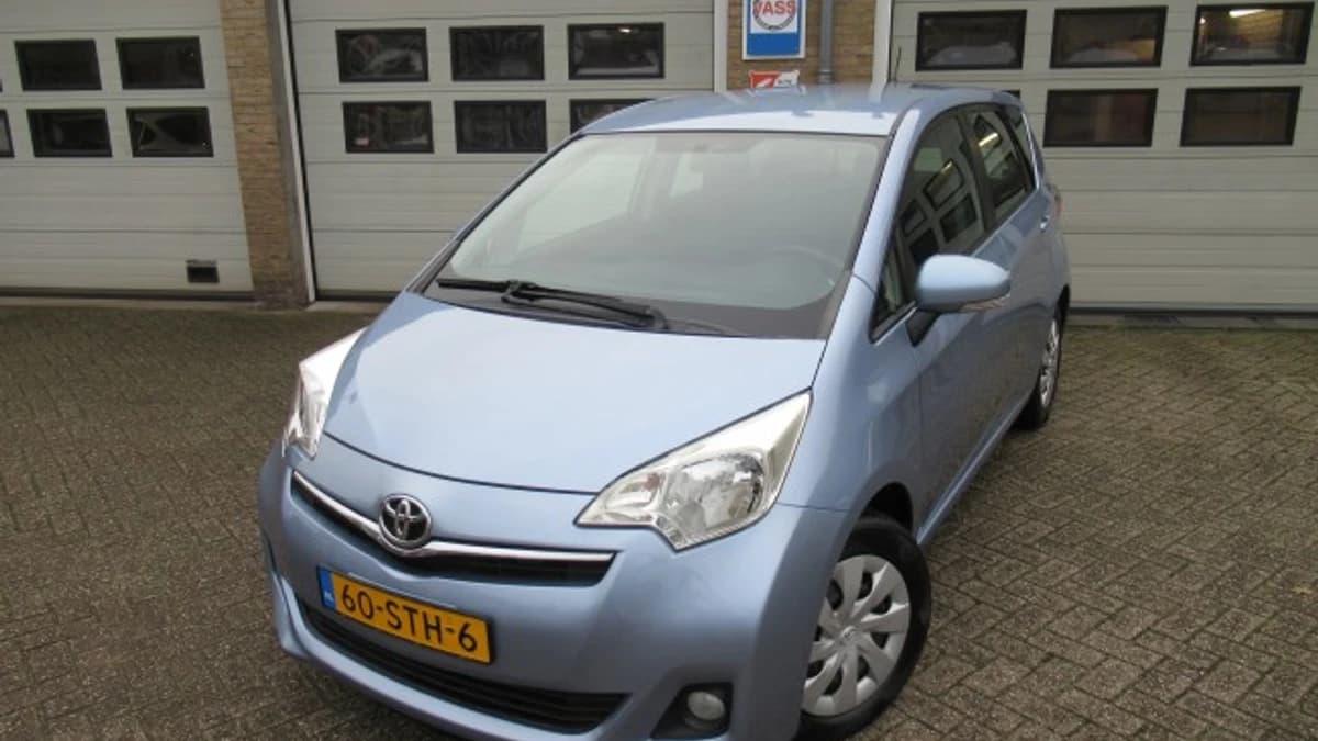 Toyota Verso-S 1.3 VVT-i Aspiration — foto 1