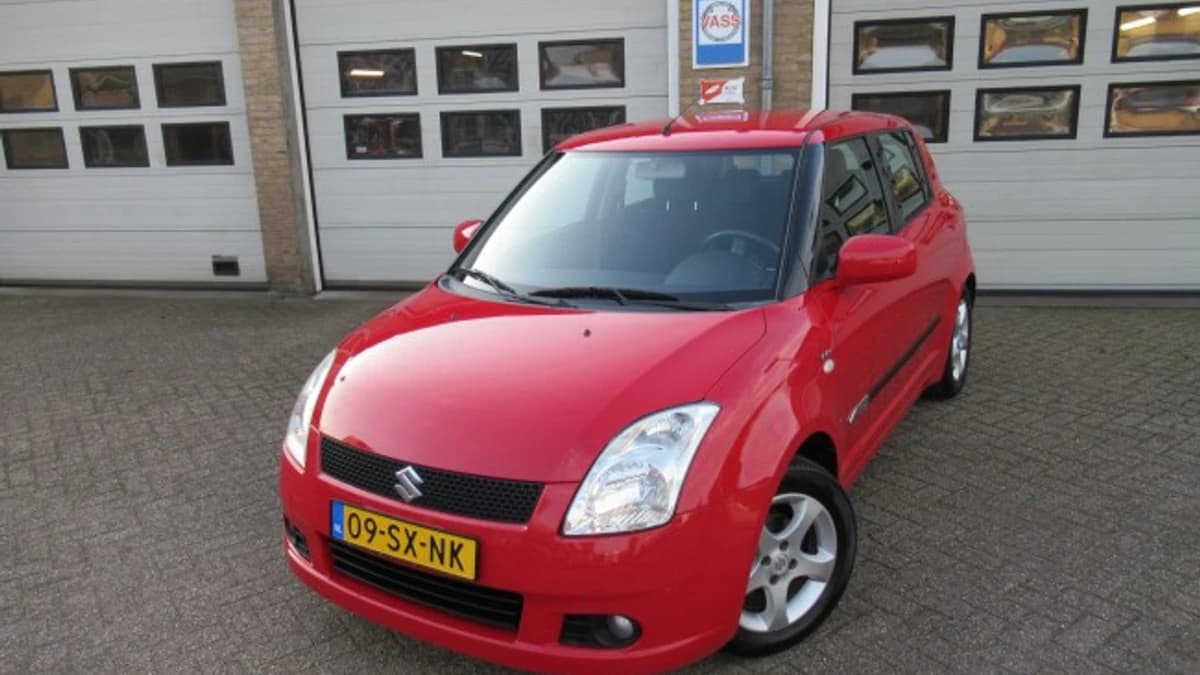 Suzuki Swift 1.5 Exclusive — foto 1