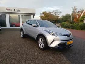 Toyota C-HR thumbnail 2