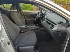 Toyota C-HR thumbnail 24