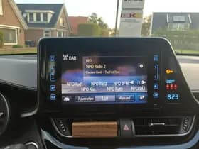 Toyota C-HR thumbnail 10