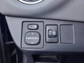 Toyota Yaris thumbnail 14