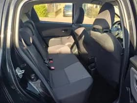 Toyota Yaris thumbnail 24