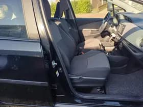 Toyota Yaris thumbnail 6