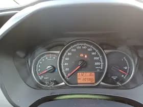 Toyota Yaris thumbnail 9