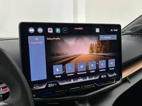 CUPRA Tavascan 340pk VZ Adrenaline 82 kWh Trekhaak Warmtepomp Panoramadak Head-Up Sennheiser Memory 360Camera Keyless Virtual Cockpit Navigatie thumbnail 45