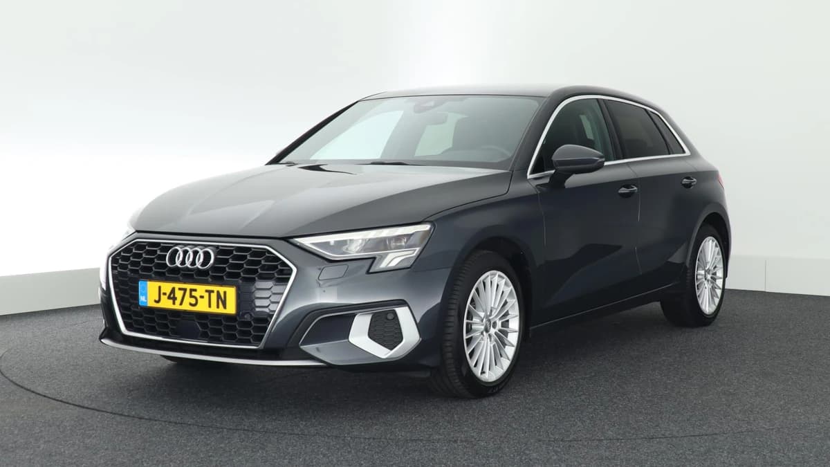Audi A3 Sportback 35 TFSI 150pk S-Tronic Business edition Leder Virtual Cockpit Stoelverwarming Navigatie — foto 1