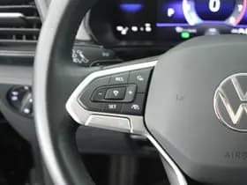 Volkswagen T-Cross 1.0 TSI 116pk DSG Life Edition IQ Light Stoelverwarming Camera Keyless Virtual Cockpit App-Connect thumbnail 17