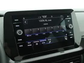 Volkswagen T-Cross 1.0 TSI 116pk DSG Life Edition IQ Light Stoelverwarming Camera Keyless Virtual Cockpit App-Connect thumbnail 20