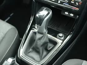 Volkswagen T-Cross 1.0 TSI 116pk DSG Life Edition IQ Light Stoelverwarming Camera Keyless Virtual Cockpit App-Connect thumbnail 33