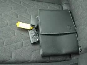 Volkswagen T-Cross 1.0 TSI 116pk DSG Life Edition IQ Light Stoelverwarming Camera Keyless Virtual Cockpit App-Connect thumbnail 39