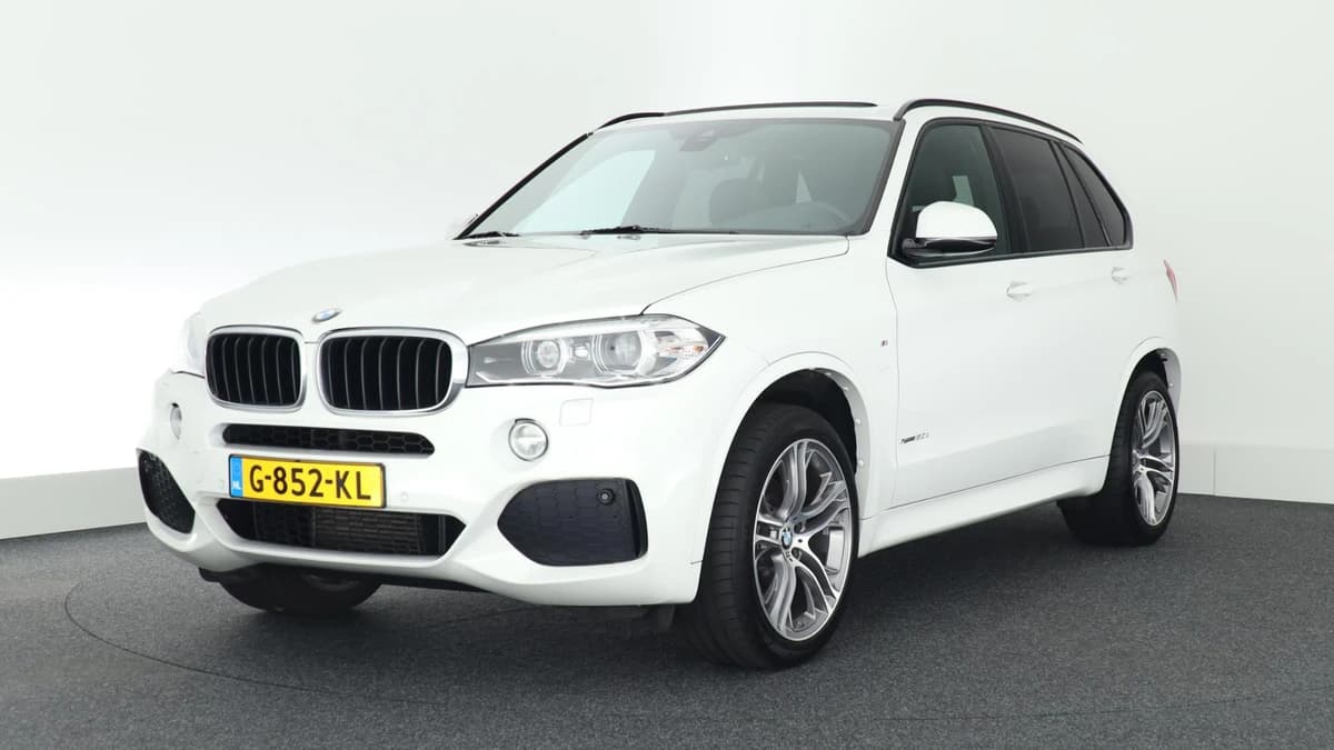 BMW X5 xDrive30d 259pk High Executive M-Sport Panoramadak Trekhaak Leder Memory Camera Keyless Navigatie — foto 1