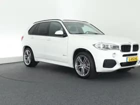 BMW X5 xDrive30d 259pk High Executive M-Sport Panoramadak Trekhaak Leder Memory Camera Keyless Navigatie thumbnail 12