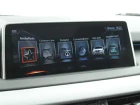BMW X5 xDrive30d 259pk High Executive M-Sport Panoramadak Trekhaak Leder Memory Camera Keyless Navigatie thumbnail 32
