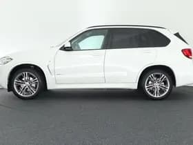 BMW X5 xDrive30d 259pk High Executive M-Sport Panoramadak Trekhaak Leder Memory Camera Keyless Navigatie thumbnail 8