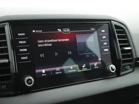 Škoda Karoq 1.5 TSI 150pk DSG Sportline Business Panoramadak Trekhaak Stoelverwarming thumbnail 36