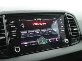 Škoda Karoq 1.5 TSI 150pk DSG Sportline Business Panoramadak Trekhaak Stoelverwarming thumbnail 37