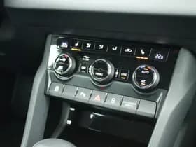 Škoda Karoq 1.5 TSI 150pk DSG Sportline Business Panoramadak Trekhaak Stoelverwarming thumbnail 40