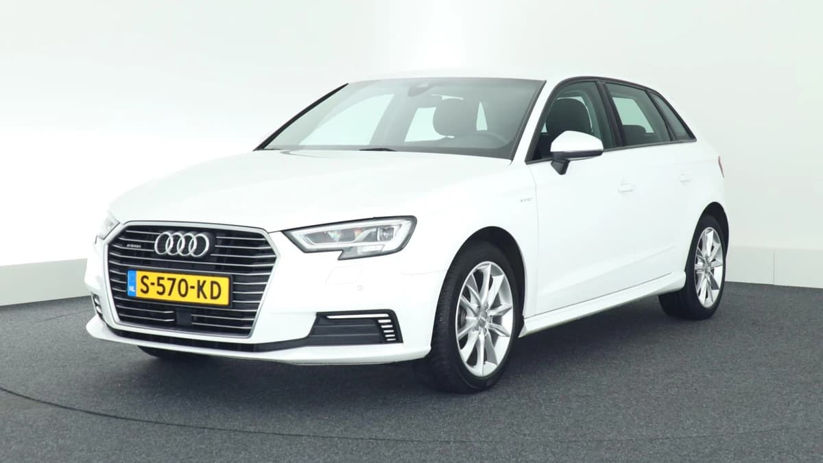 Audi A3 Sportback 1.4 e-tron 204pk Pro Line plus Stoelverwarming Keyless Adaptive Cruise Led Navigatie — foto 1