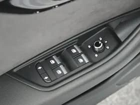 Audi A4 Avant 40 TFSI 190pk Sport S line black edition Trekhaak 360Camera Panoramadak Stoelverwarming Keyless Virtual Cockpit Navigatie thumbnail 16