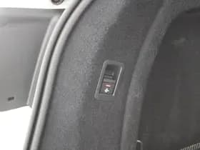 Audi A4 Avant 40 TFSI 190pk Sport S line black edition Trekhaak 360Camera Panoramadak Stoelverwarming Keyless Virtual Cockpit Navigatie thumbnail 53