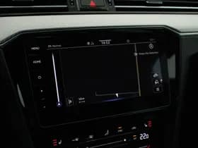 Volkswagen Passat Variant 1.5 TSI 150pk DSG R-Line Business Leder Camera Panoramadak Keyless Virtual Cockpit Navigatie thumbnail 24