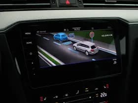 Volkswagen Passat Variant 1.5 TSI 150pk DSG R-Line Business Leder Camera Panoramadak Keyless Virtual Cockpit Navigatie thumbnail 25