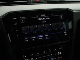 Volkswagen Passat Variant 1.5 TSI 150pk DSG R-Line Business Leder Camera Panoramadak Keyless Virtual Cockpit Navigatie thumbnail 31