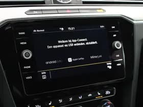 Volkswagen Arteon 1.5 TSI 150pk DSG 2x R-Line Keyless Virtual Cockpit Stoelverwarming Camera Panoramadak Navigatie thumbnail 24