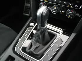 Volkswagen Arteon 1.5 TSI 150pk DSG 2x R-Line Keyless Virtual Cockpit Stoelverwarming Camera Panoramadak Navigatie thumbnail 38