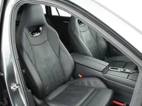 Volkswagen Passat Variant 1.5 eHybrid 204pk R-Line Edition Black Style Trekhaak Camera Head-Up Panoramadak Leder Memory Stoelverwarming Keyless Navigatie thumbnail 2