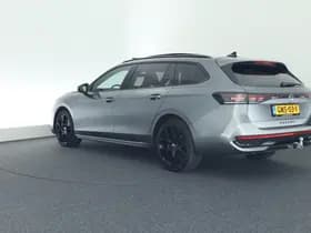 Volkswagen Passat Variant 1.5 eHybrid 204pk R-Line Edition Black Style Trekhaak Camera Head-Up Panoramadak Leder Memory Stoelverwarming Keyless Navigatie thumbnail 13