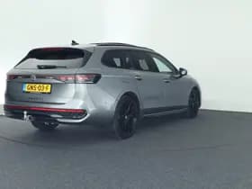 Volkswagen Passat Variant 1.5 eHybrid 204pk R-Line Edition Black Style Trekhaak Camera Head-Up Panoramadak Leder Memory Stoelverwarming Keyless Navigatie thumbnail 14