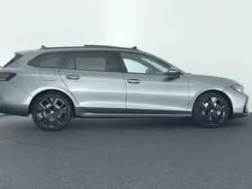 Volkswagen Passat Variant 1.5 eHybrid 204pk R-Line Edition Black Style Trekhaak Camera Head-Up Panoramadak Leder Memory Stoelverwarming Keyless Navigatie thumbnail 15