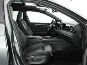 Volkswagen Passat Variant 1.5 eHybrid 204pk R-Line Edition Black Style Trekhaak Camera Head-Up Panoramadak Leder Memory Stoelverwarming Keyless Navigatie thumbnail 18