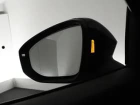 Volkswagen Passat Variant 1.5 eHybrid 204pk R-Line Edition Black Style Trekhaak Camera Head-Up Panoramadak Leder Memory Stoelverwarming Keyless Navigatie thumbnail 8