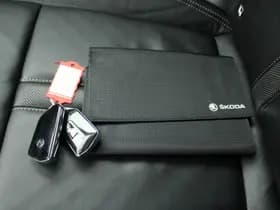 Škoda Octavia Combi 1.0 e-TSI 110pk DSG Business Edition Plus Leder Stoelverwarming V+A Keyless Virtual Cockpit Navigatie thumbnail 45