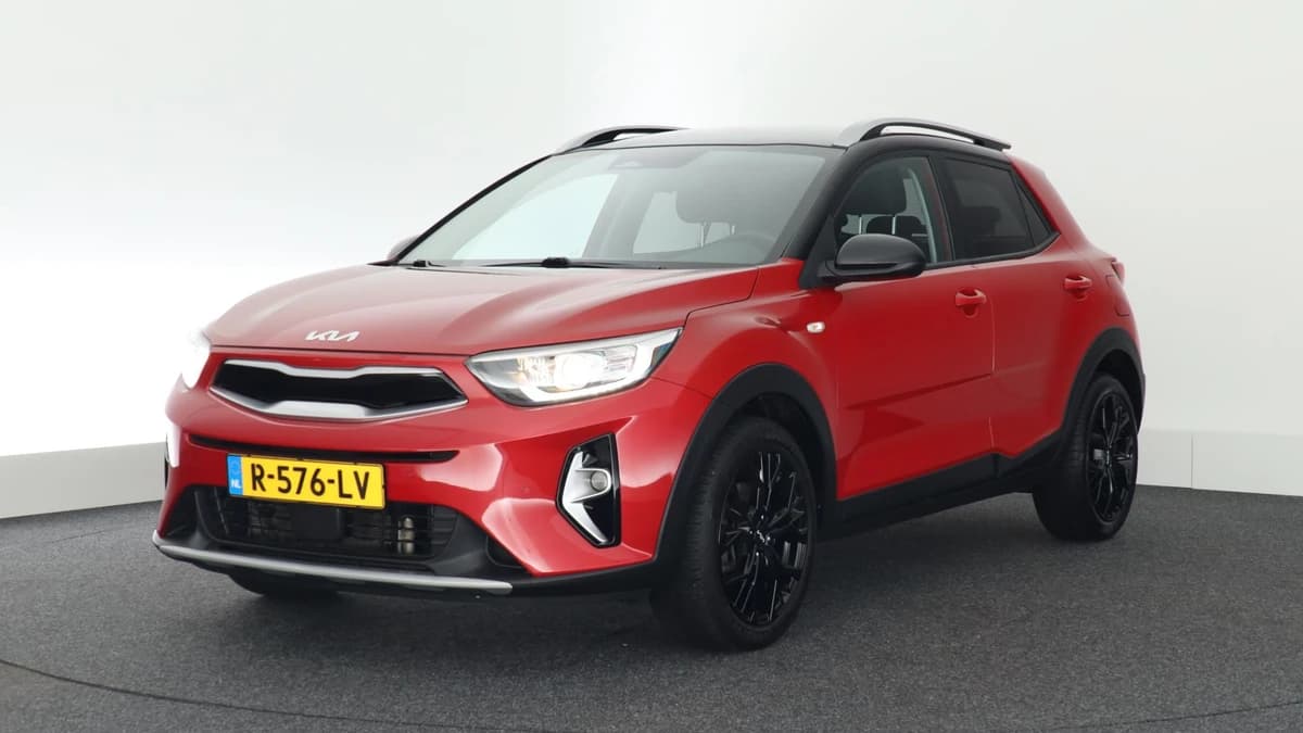 Kia Stonic 1.0 T-GDi 101pk MHEV DynamicLine Stoelverwarming Camera Navigatie — foto 1