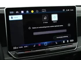 Volkswagen Passat Variant 1.5 204pk eHybrid Business Trekhaak Camera Stoelverwarming Massage Virtual Cockpit Led Navigatie thumbnail 32