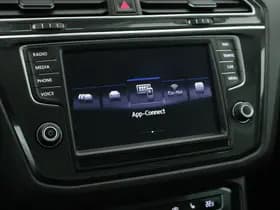 Volkswagen Tiguan 1.4 TSI 150pk Connected Series Trekhaak Navigatie Stoelverwarming thumbnail 25