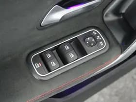 Mercedes-Benz CLA-Klasse 200 163pk Solution AMG Trekhaak Camera Burmester Stoelverwarming Sfeerverlichting Panoramadak Navigatie thumbnail 18