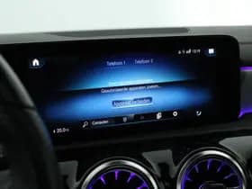 Mercedes-Benz CLA-Klasse 200 163pk Solution AMG Trekhaak Camera Burmester Stoelverwarming Sfeerverlichting Panoramadak Navigatie thumbnail 27