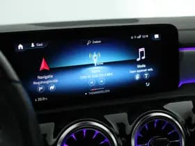 Mercedes-Benz CLA-Klasse 200 163pk Solution AMG Trekhaak Camera Burmester Stoelverwarming Sfeerverlichting Panoramadak Navigatie thumbnail 28