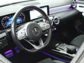 Mercedes-Benz CLA-Klasse 200 163pk Solution AMG Trekhaak Camera Burmester Stoelverwarming Sfeerverlichting Panoramadak Navigatie thumbnail 4