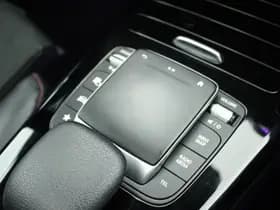 Mercedes-Benz CLA-Klasse 200 163pk Solution AMG Trekhaak Camera Burmester Stoelverwarming Sfeerverlichting Panoramadak Navigatie thumbnail 37