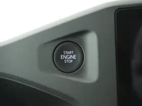 Volkswagen Transporter T7 2.0 TDI 110pk L2H1 Life Incl. BPM! Parkeersensoren Carplay Bijrijdersbank thumbnail 13