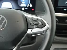 Volkswagen Transporter T7 2.0 TDI 110pk L2H1 Life Incl. BPM! Parkeersensoren Carplay Bijrijdersbank thumbnail 16