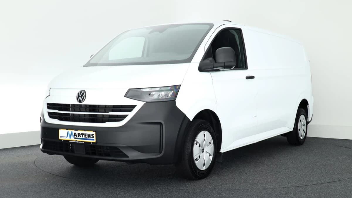Volkswagen Transporter T7 2.0 TDI 110pk L2H1 Life Incl. BPM! Parkeersensoren Carplay Bijrijdersbank — foto 1